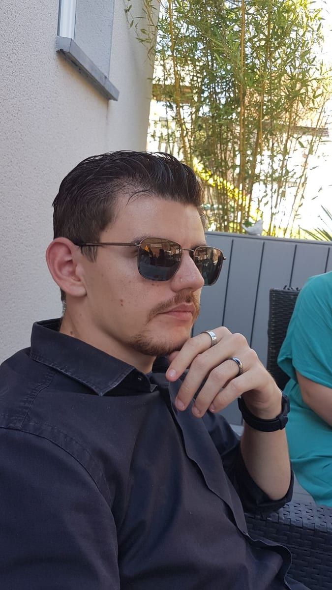 Profil de Azim, 40 ans, Gay trip à Schnaus (Grisons)