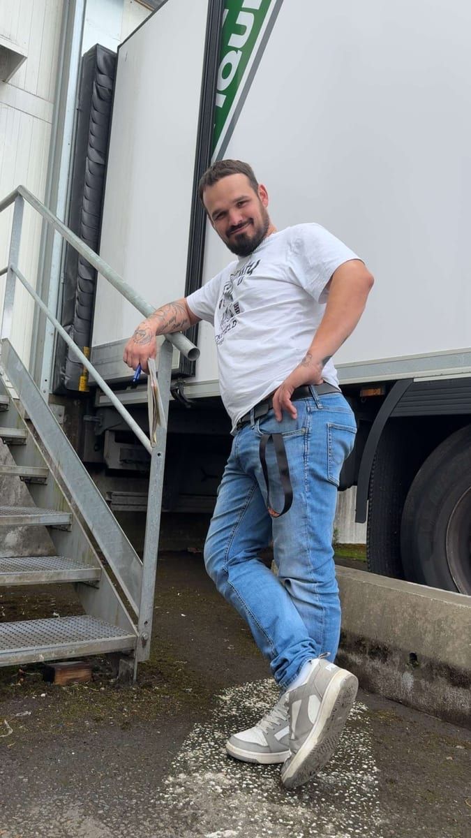 Zackari - Gay trip à Hombrechtikon Profil de Zackari, 45 ans, Gay trip à Hombrechtikon (Zurich)