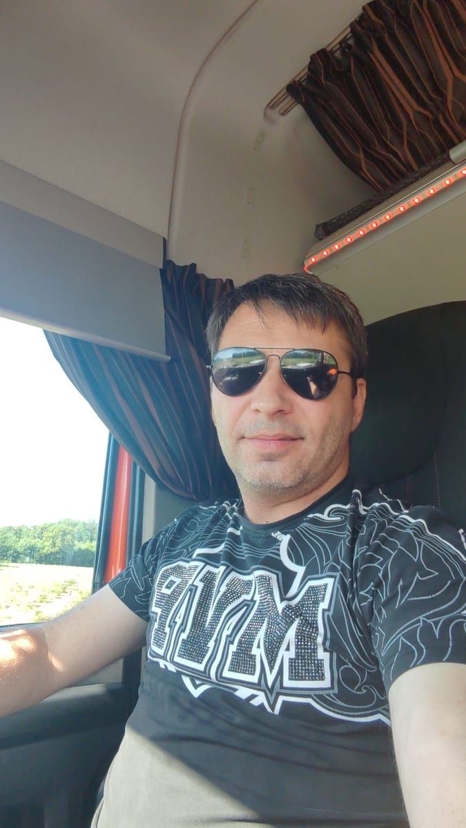 Profil de Idrisse, 22 ans, Gay trip à Willerzell (Schwytz)