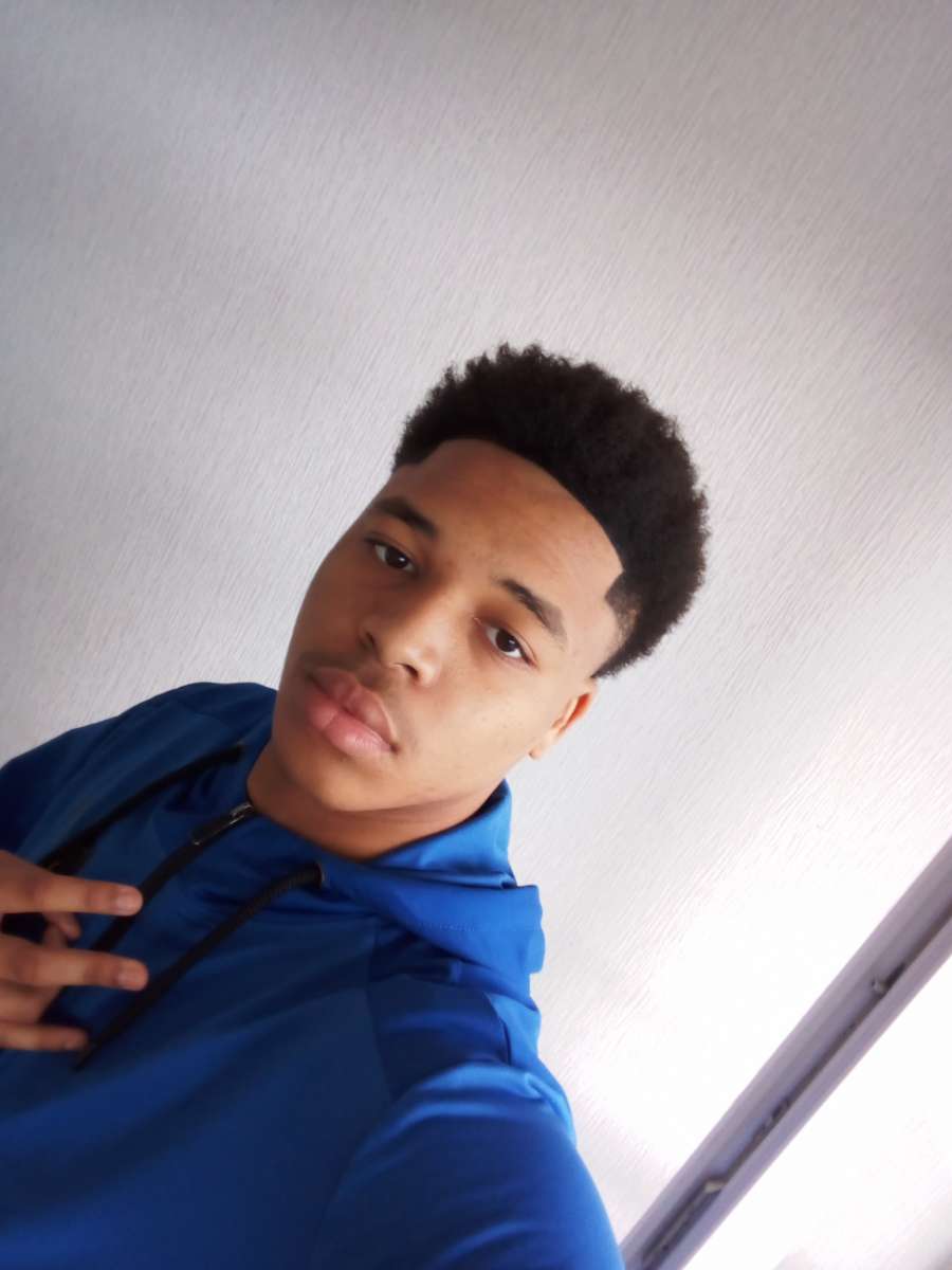 Profil de Sylla, 33 ans, Gay trip à Samedan (Grisons)