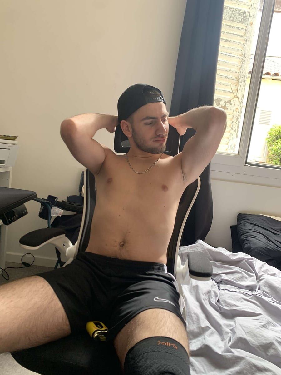 Profil de Timotey, 27 ans, Gay trip à Ballmoos (Berne)