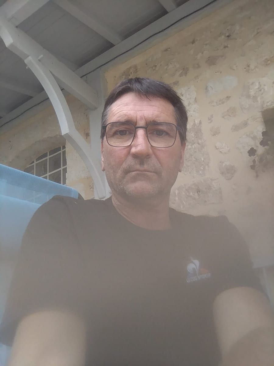 Profil de Caryl, 31 ans, Gay trip à Jenins (Grisons)