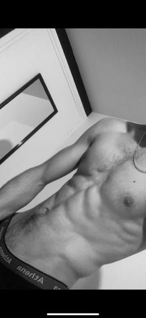 Alin - Gay trip à Häusernmoos im Emmental Profil de Alin, 32 ans, Gay trip à Häusernmoos im Emmental (Berne)