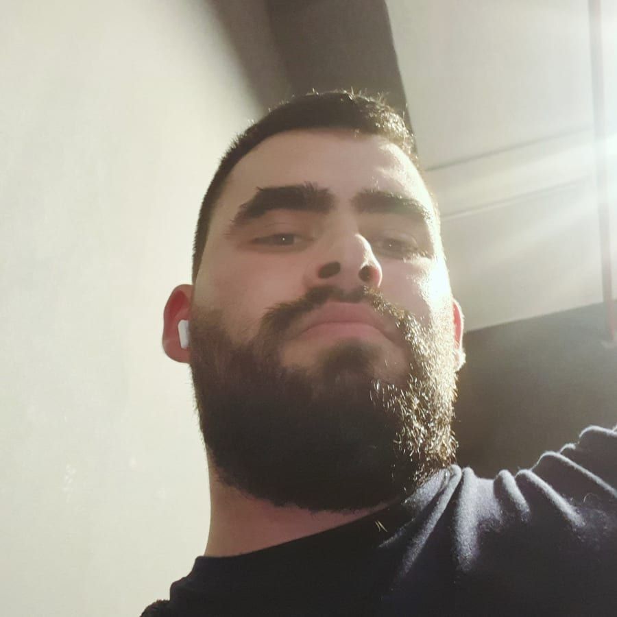 Profil de Dusty, 23 ans, Gay trip à Euseigne (Valais)