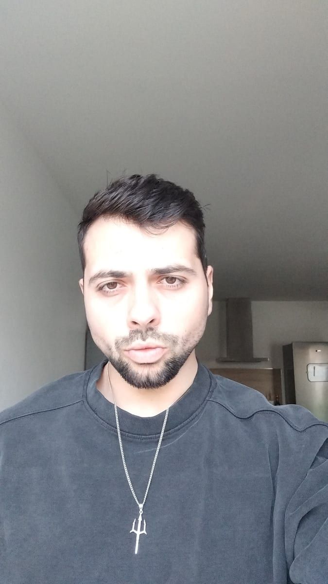 Profil de Caleb, 23 ans, Gay trip à Glis (Valais)