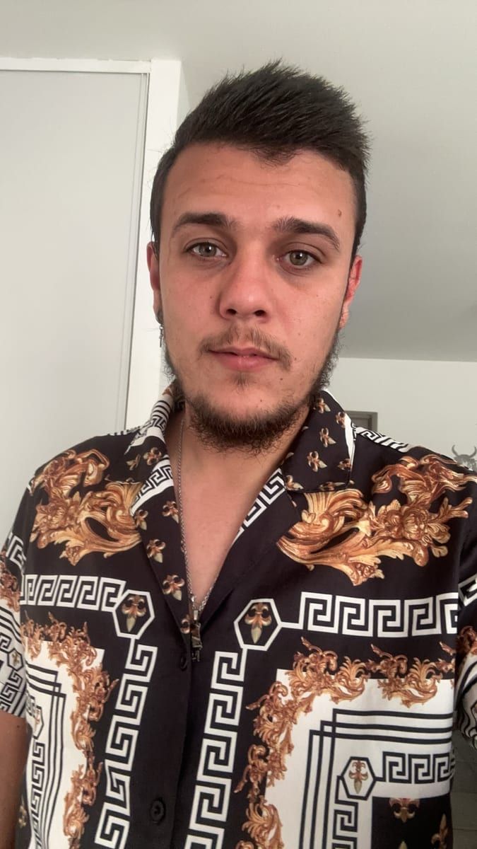 Profil de Leger, 30 ans, Gay trip à Tartar (Grisons)