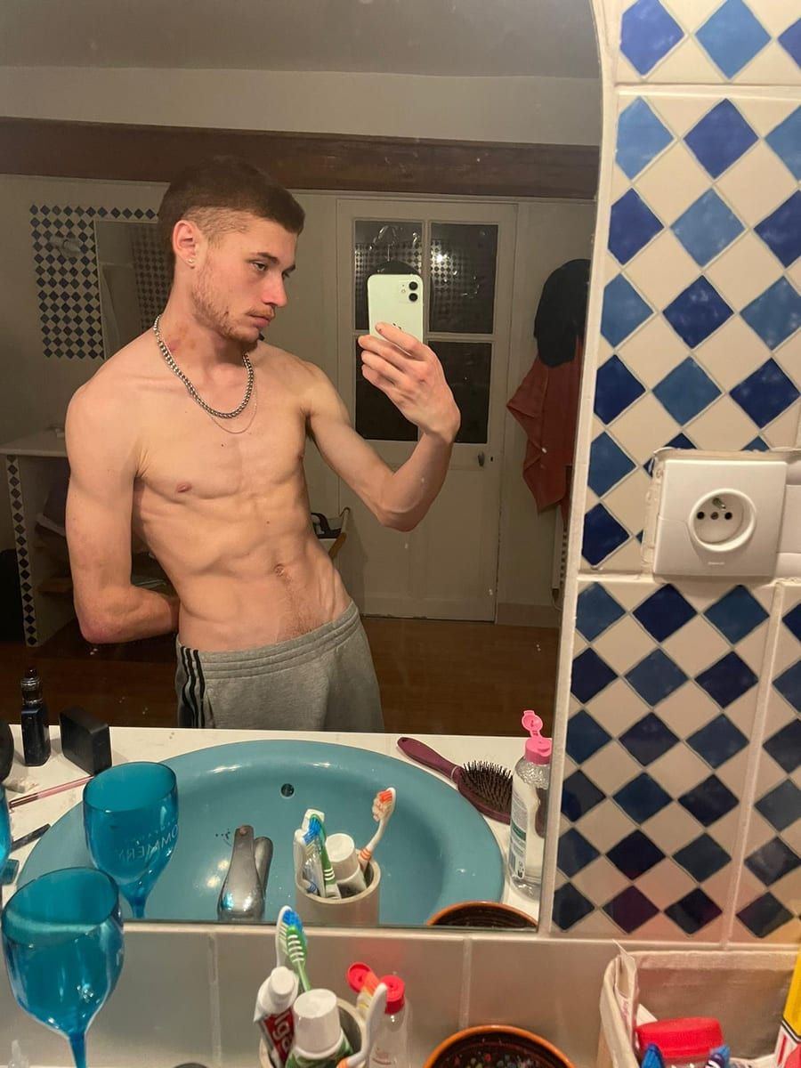Profil de Victorin, 29 ans, Gay trip à Martina (Grisons)
