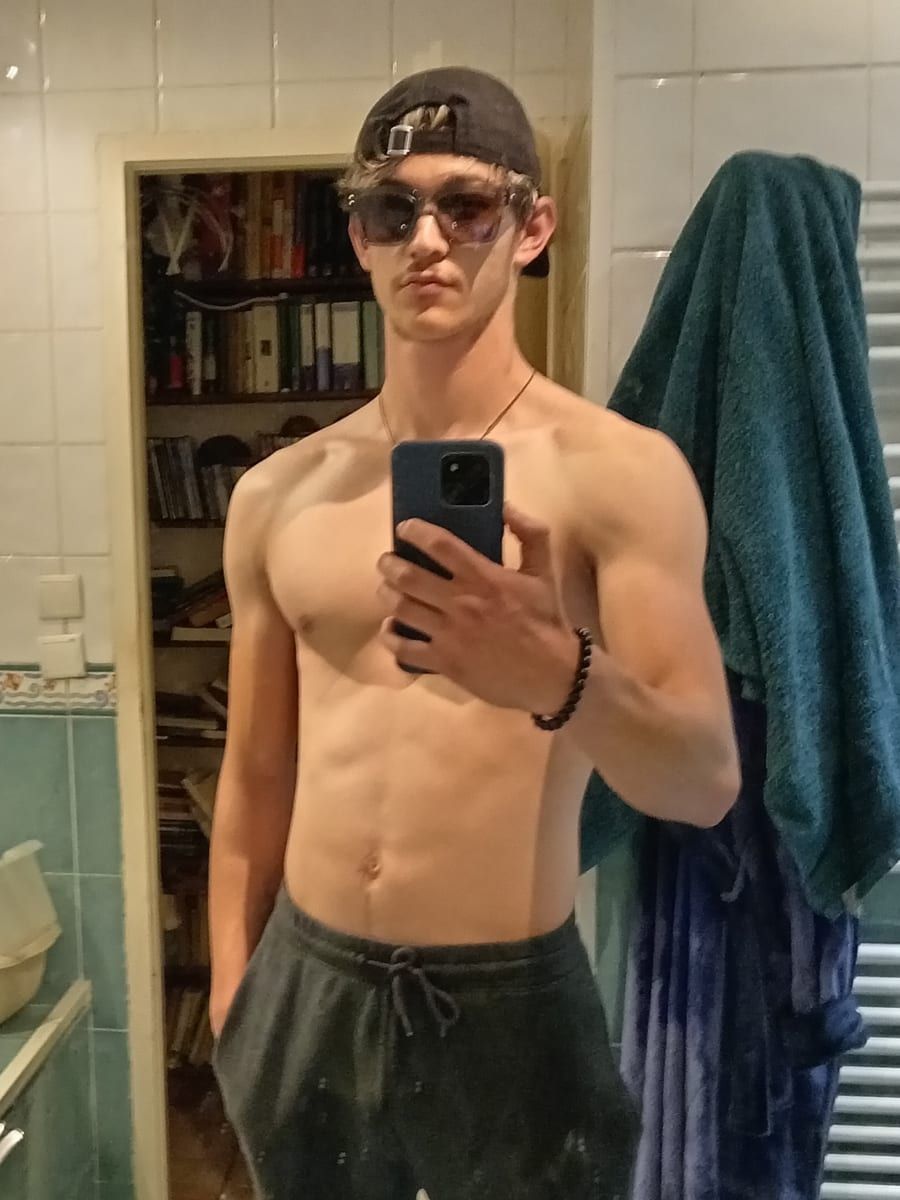 Profil de Mahiedine, 25 ans, Gay trip à Chemin (Valais)