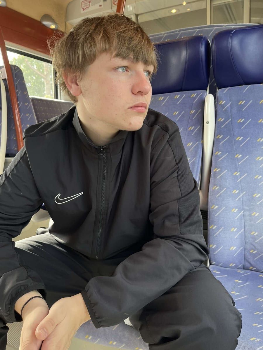 Profil de Jassem, 22 ans, Gay trip à Champoussin (Valais)