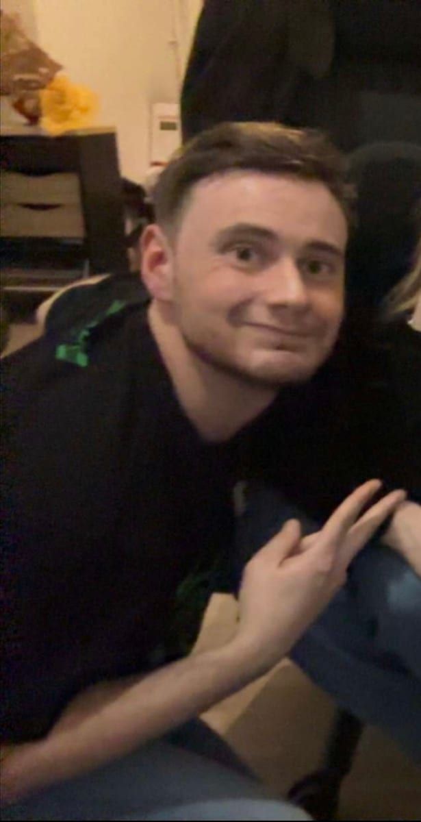 Profil de Mohcene, 25 ans, Gay trip à Schüpfen (Berne)
