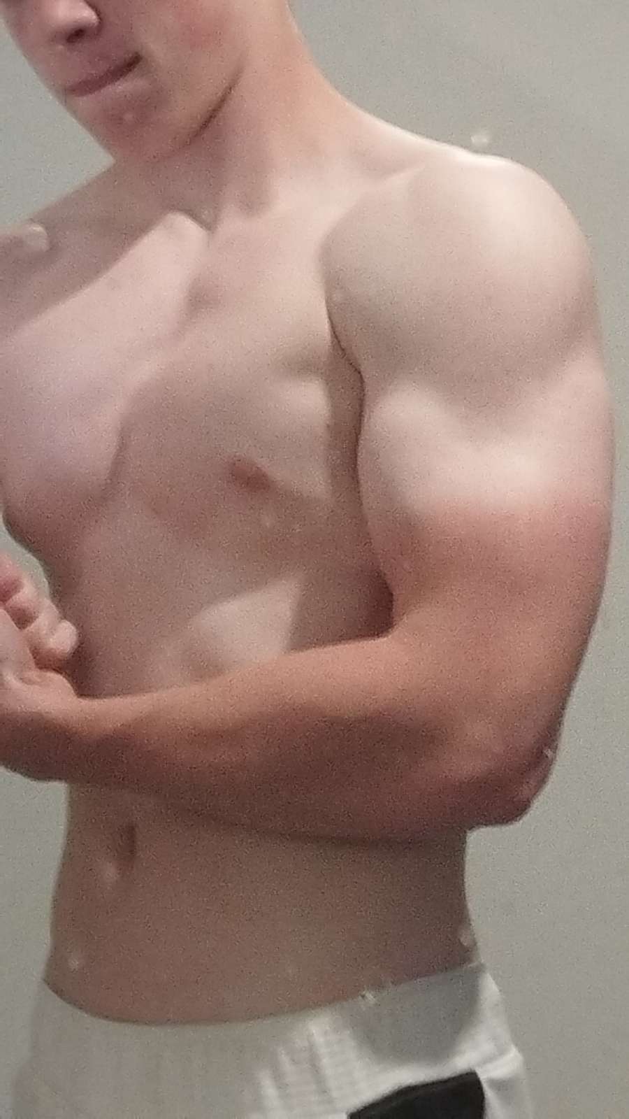 Profil de Menphis, 23 ans, Gay trip à Buchillon (Vaud)