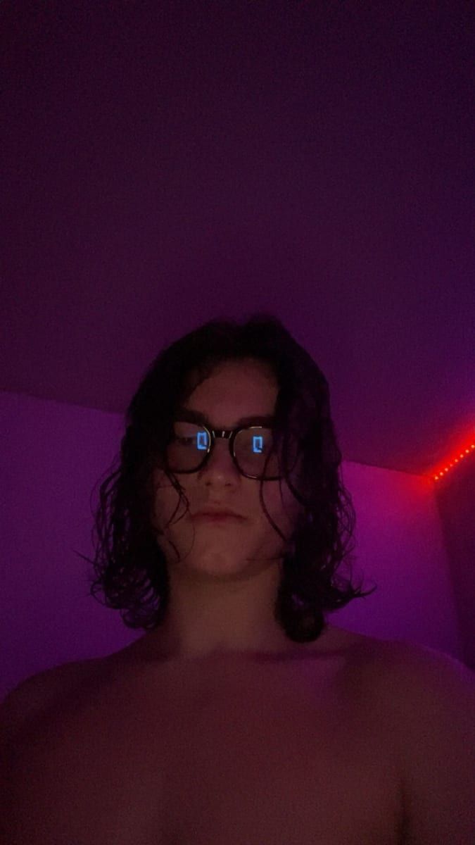 Profil de Dorian, 24 ans, Gay trip à Vattiz (Grisons)