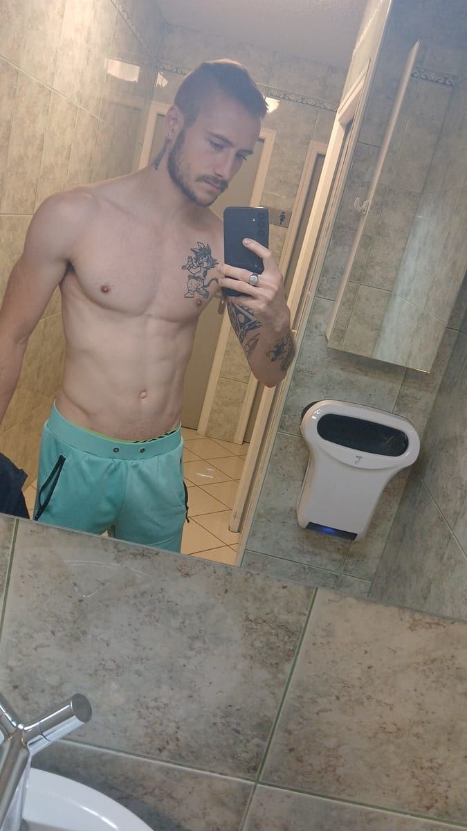 Profil de Pierrot, 23 ans, Gay trip à Bière (Vaud)