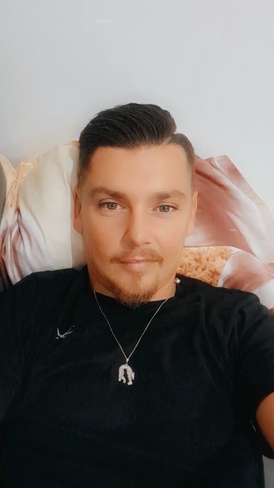 Profil de Yvan, 31 ans, Gay trip à Martina (Grisons)